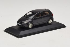 Volkswagen Golf Plus Mk5 Noir Minichamps 1:43 GOLF007 Métal — image 2 sur 5