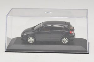 Volkswagen Golf Plus Mk5 Noir Minichamps 1:43 GOLF007 Métal — image 4 sur 5