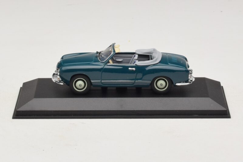 Volkswagen Karmann Ghia Cabriolet Bleu Foncé Minichamps 1:43 Volkswagen Karmann Ghia Cabriolet Bleu Foncé Minichamps 1:43 GHIA001 Métal
