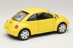 Volkswagen New Beetle A4 Jaune Bburago 1:18 3302 Métal — image 3 sur 8