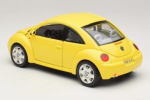 Volkswagen New Beetle A4 Jaune Bburago 1:18 3302 Métal — image 7 sur 8