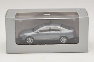 Volkswagen Passat B6 Gris Métallisé Minichamps 1:43 PASSAT006 Métal — image 5 sur 5