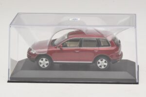 Volkswagen Touareg 7L Rouge Minichamps 1:43 TOUAREG003 Métal — image 4 sur 5