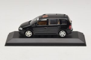 Volkswagen Touran 1T Noir Minichamps 1:43 TOURAN005 Métal
