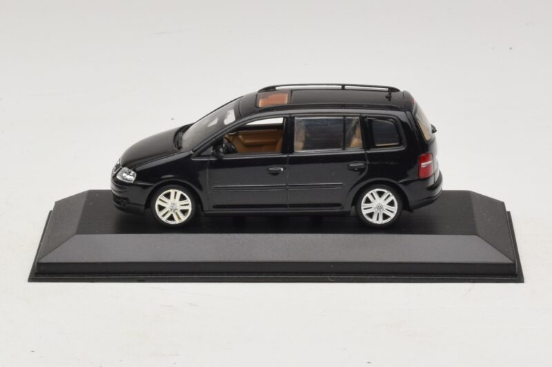 Volkswagen Touran 1T Noir Minichamps 1:43 TOURAN005 Métal