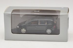 Volkswagen Touran 1T Noir Minichamps 1:43 TOURAN005 Métal — image 5 sur 5