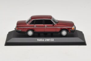 Volvo 240 GL Dark Red Metallic Maxichamps 1:43 940171401 Métal