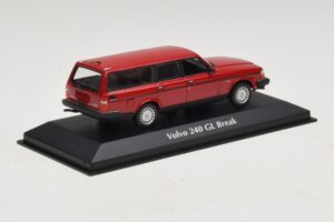 Volvo 240 GL Break Rouge Maxichamps 1:43 940171410 Métal — image 2 sur 5