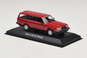 Volvo 240 GL Break Rouge Maxichamps 1:43 940171410 Métal — image 3 sur 5