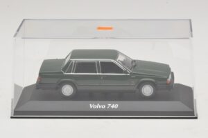 Volvo 740 Vert Foncé Maxichamps 1:43 940171700 Métal — image 4 sur 5